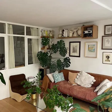 Sublime Spacious In Menilmontant *